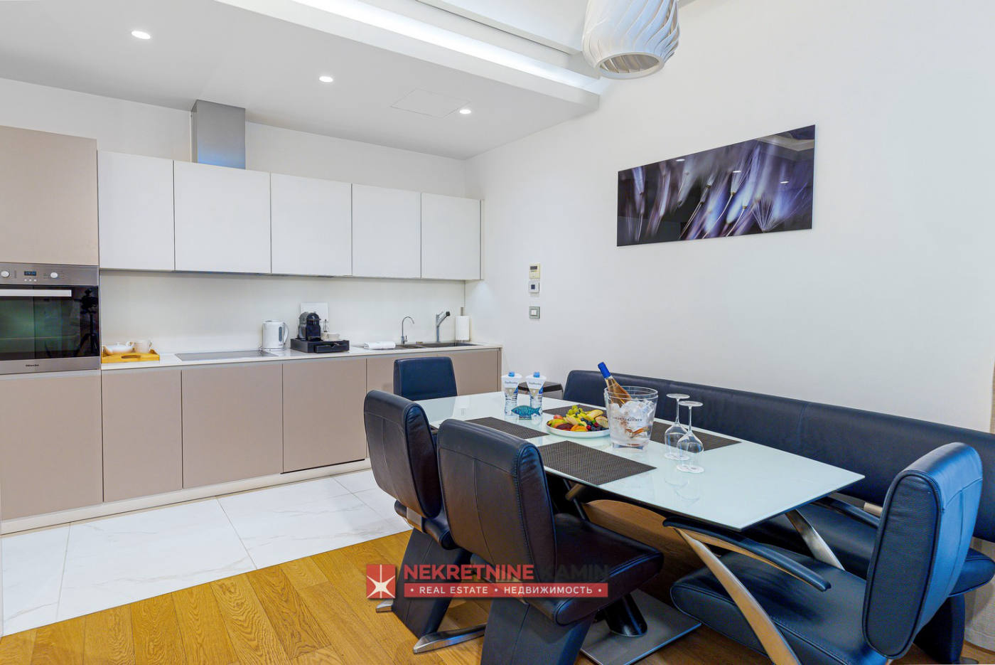Квартира, 1044 м², 900 000$ — FAKTOR